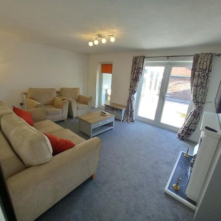 Lovely 3 Bedroom House Parking Garden Leominster Exterior foto