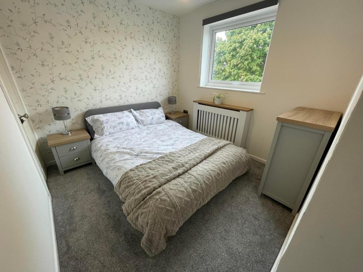Lovely 3 Bedroom House Parking Garden Leominster Exterior foto
