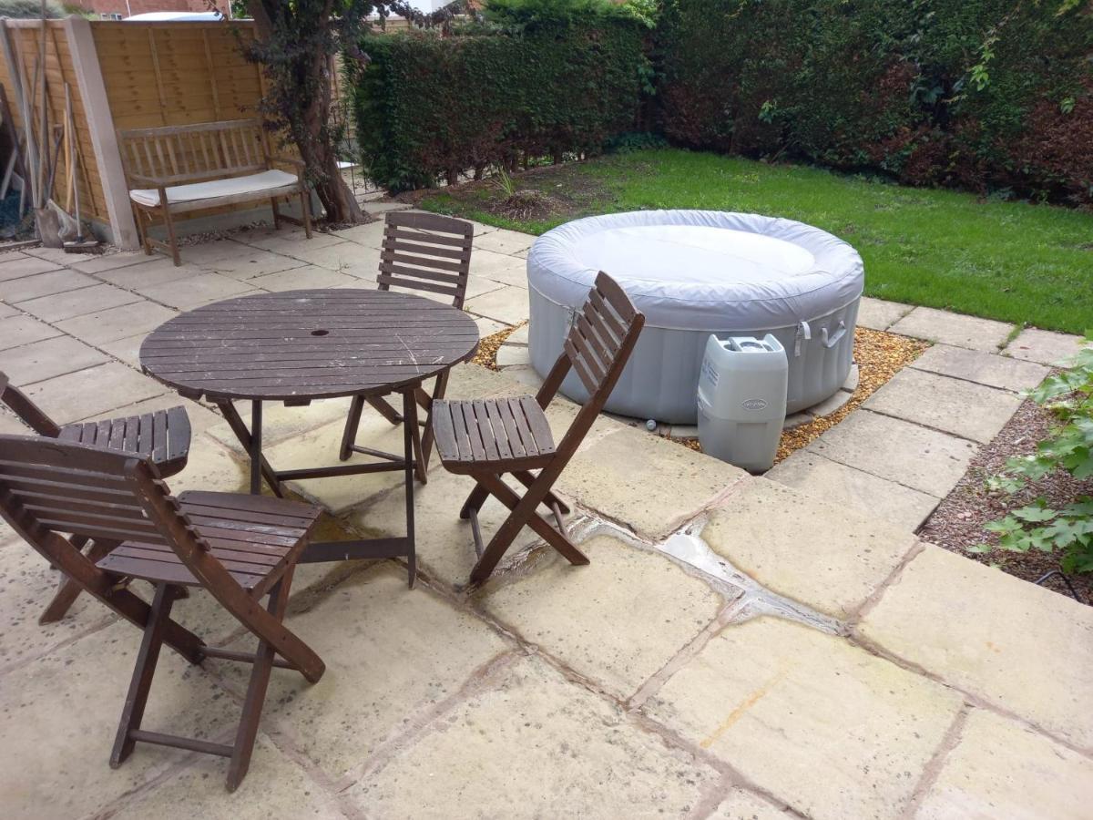 Lovely 3 Bedroom House Parking Garden Leominster Exterior foto