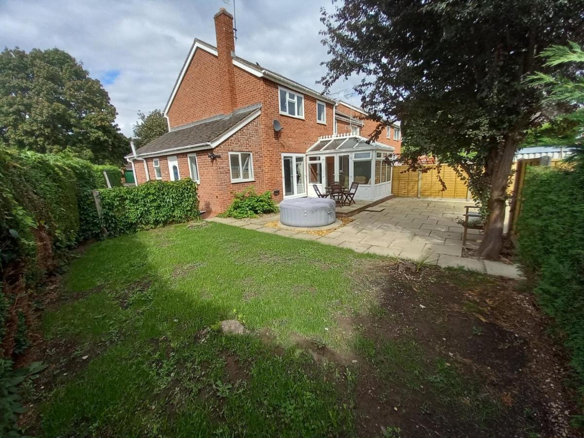 Lovely 3 Bedroom House Parking Garden Leominster Exterior foto