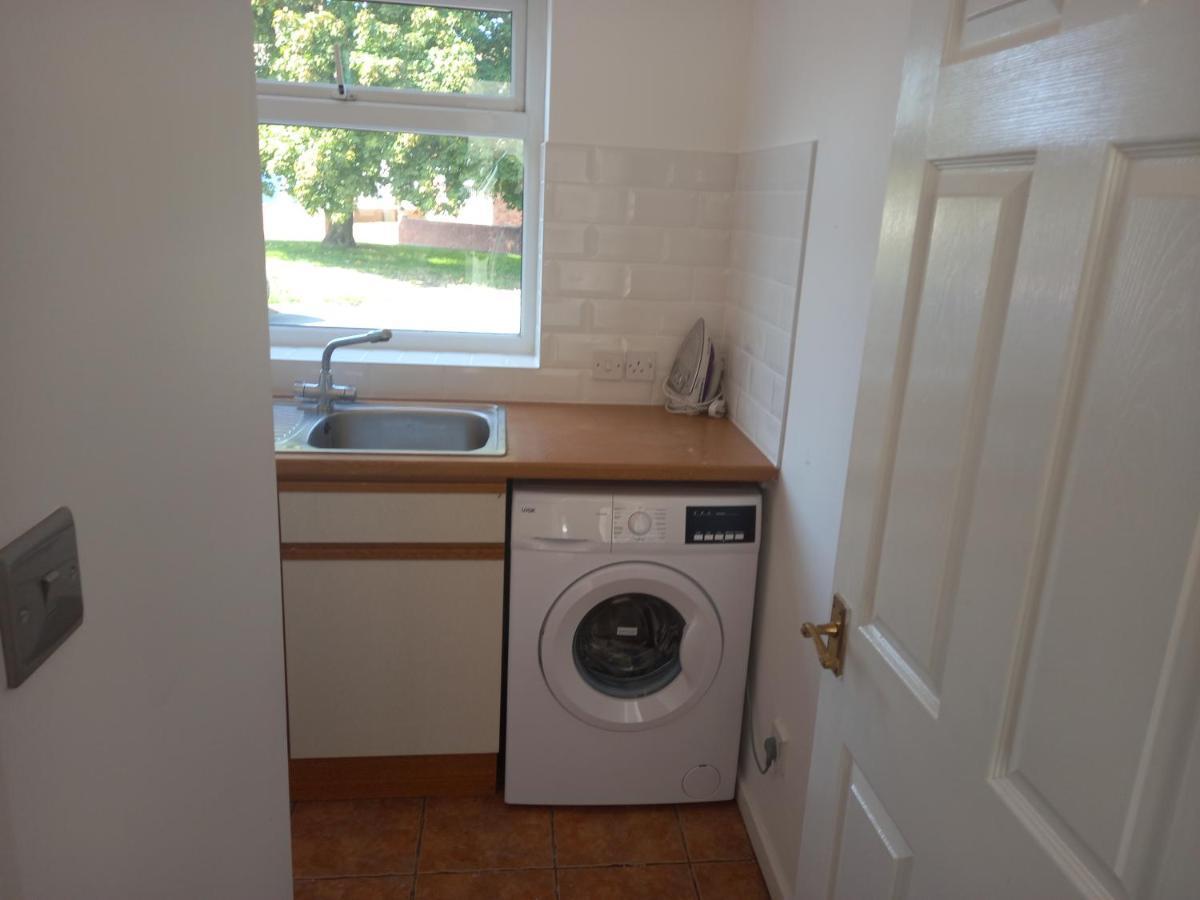 Lovely 3 Bedroom House Parking Garden Leominster Exterior foto