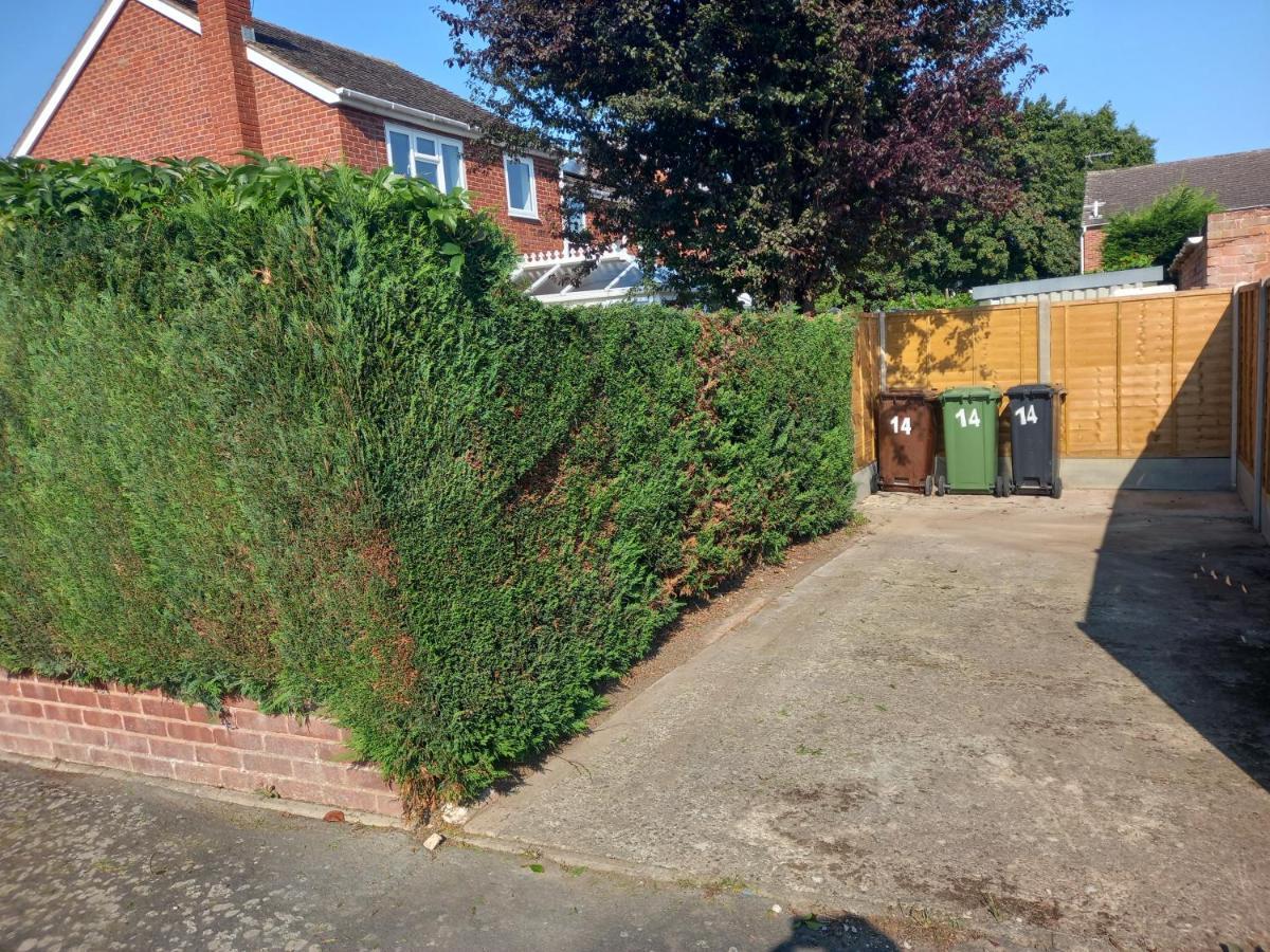 Lovely 3 Bedroom House Parking Garden Leominster Exterior foto