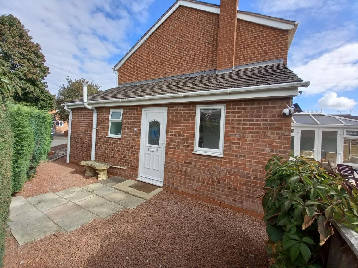 Lovely 3 Bedroom House Parking Garden Leominster Exterior foto