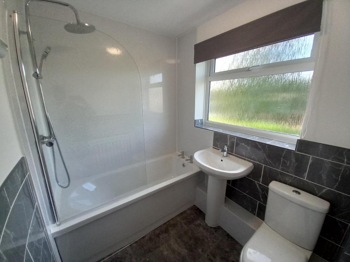 Lovely 3 Bedroom House Parking Garden Leominster Exterior foto