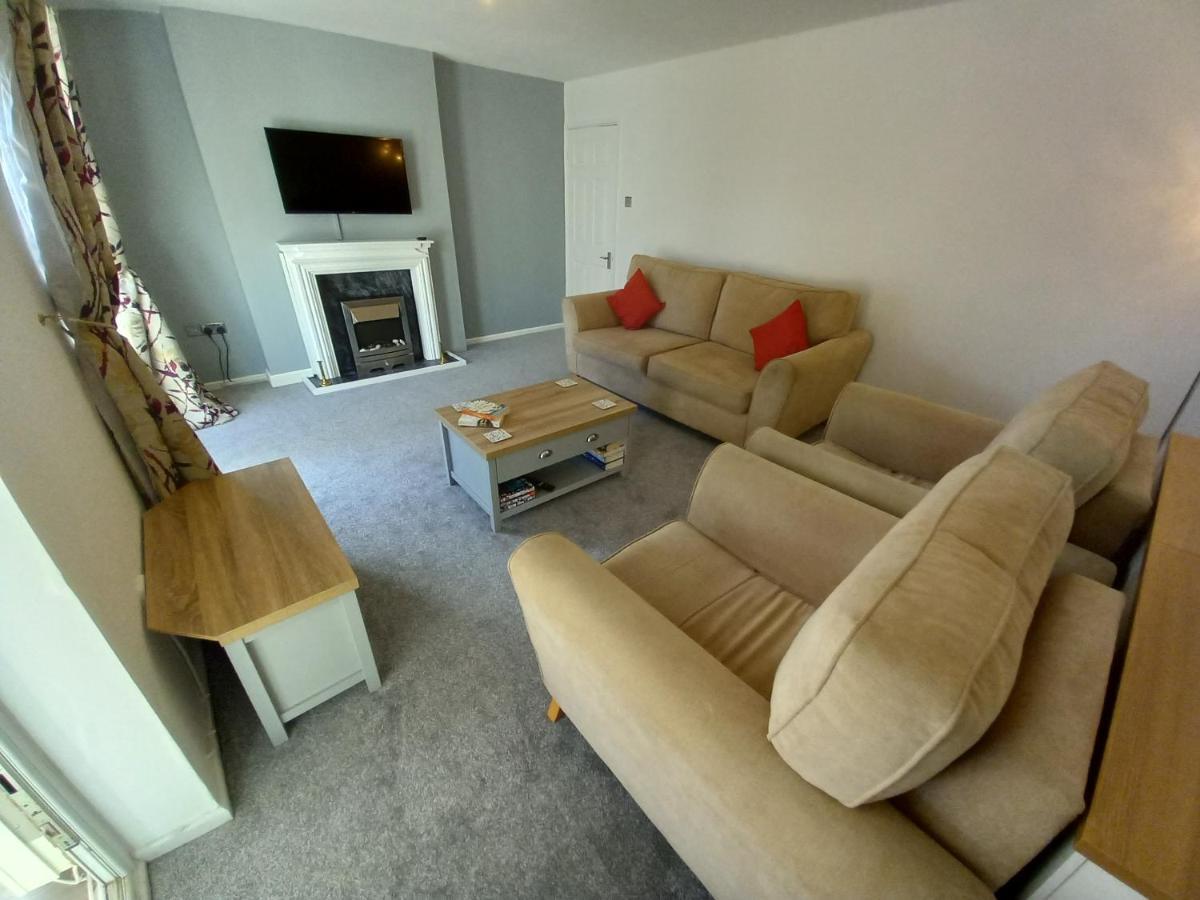 Lovely 3 Bedroom House Parking Garden Leominster Exterior foto