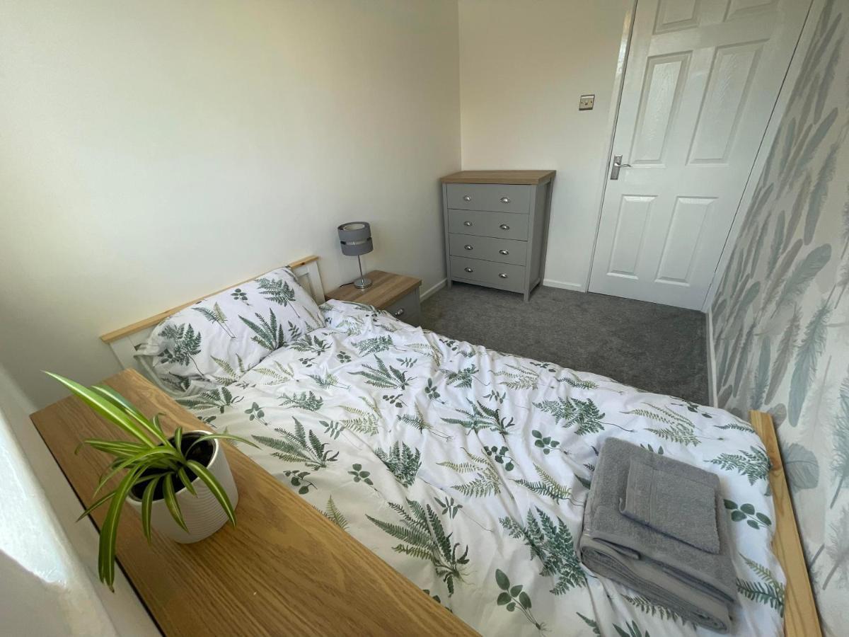 Lovely 3 Bedroom House Parking Garden Leominster Exterior foto
