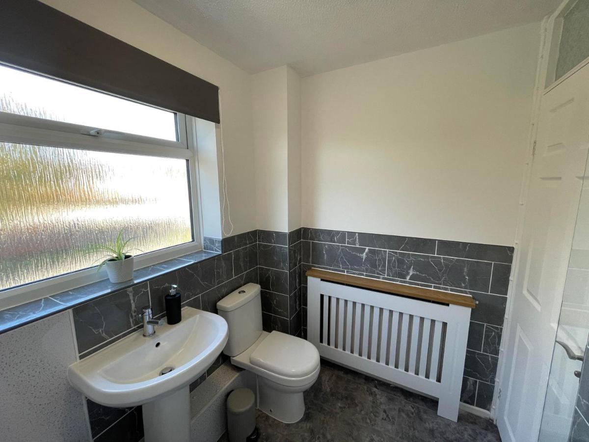 Lovely 3 Bedroom House Parking Garden Leominster Exterior foto