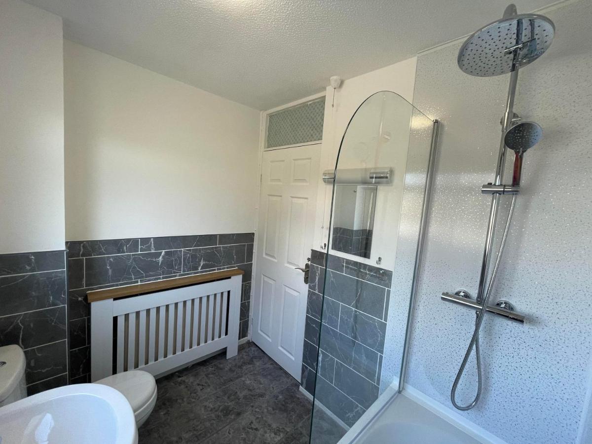 Lovely 3 Bedroom House Parking Garden Leominster Exterior foto