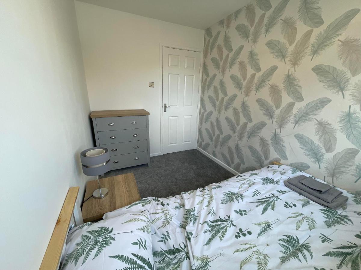 Lovely 3 Bedroom House Parking Garden Leominster Exterior foto