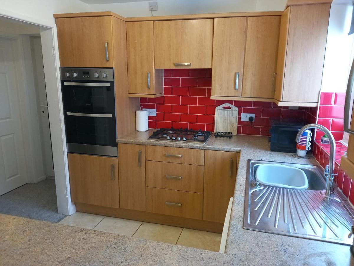 Lovely 3 Bedroom House Parking Garden Leominster Exterior foto
